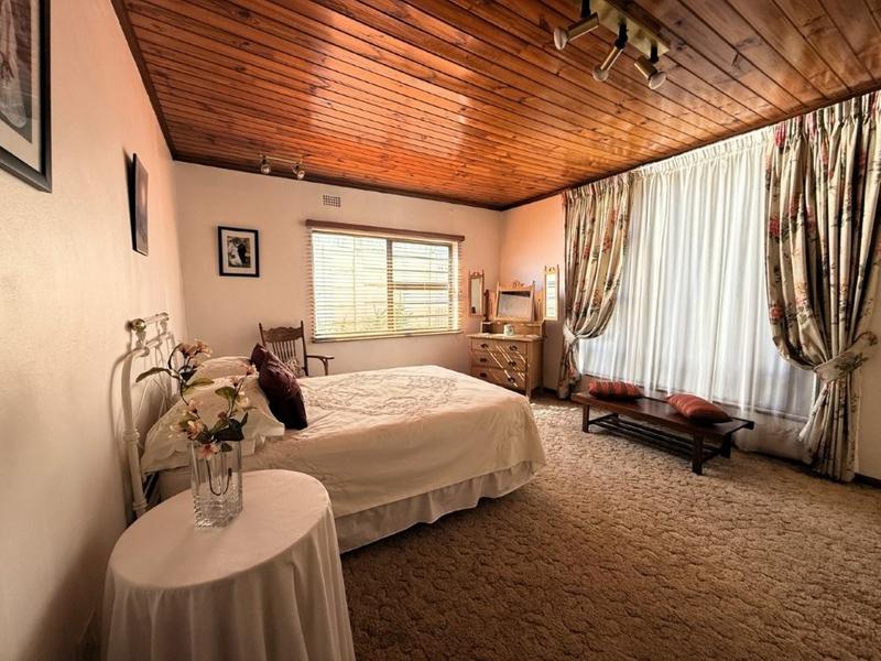 4 Bedroom Property for Sale in Bergzicht Western Cape